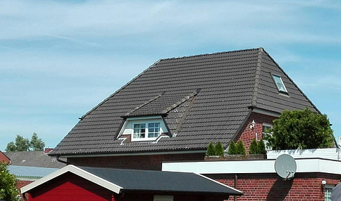 Charakterstarke, schöne sowie ruhige Wohnung über 2 Ebenen, in herrlicher Lage Glückstadts.