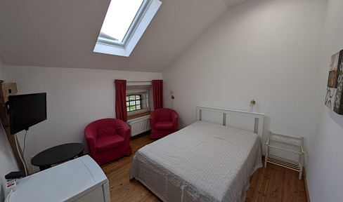 Comfortable room with bathroom for occasional overnight stays (no cooking facilities)