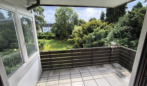 Very nice bright apartment with balcony and fitted kitchen