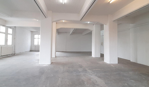 Office or studio space, bright, higher ceilings, with parking spaces