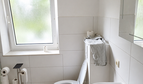 Schöne 4 Zimmer-Wohnung im EG mit großem Garten + Terassen