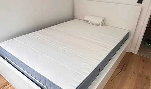 Bright and cozy room in a shared apartment, close to the city center and university – available immediately.