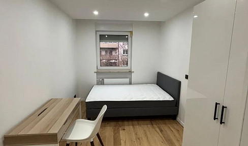 Cozy room in a shared apartment with a relaxing balcony.