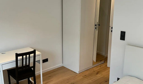 Stylisches Zimmer in moderner Frauen-WG in Nürnberg