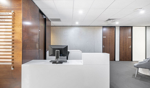 Office space for rent, 455 square meters.
