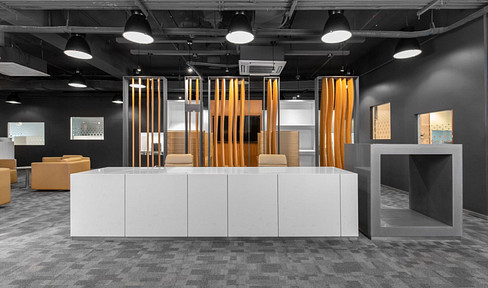 Office space for rent: 1,030 square meters.