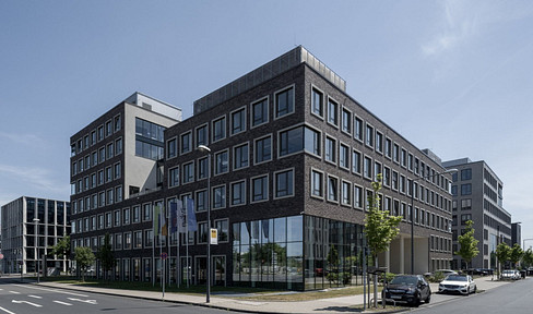 Pronájem kanceláře 915 m²