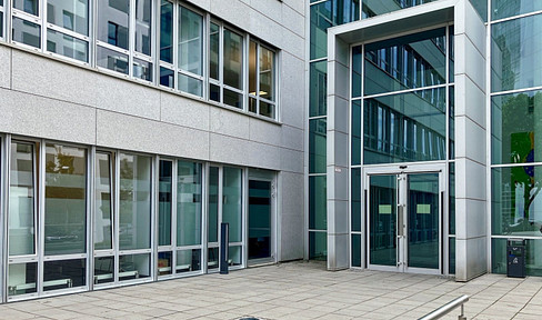 Office space for rent, 570 square meters.