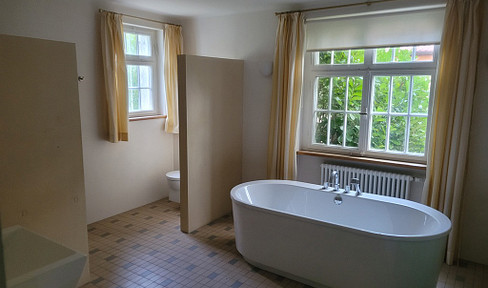 Repräsentativ wohnen in Top-Lage, ruhig direkt beim Doniswald, und doch nahe zu Kurpark und Zentrum!