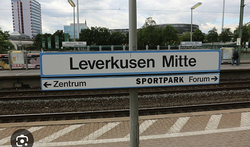 ONLY male students or apprentices. Non-smokers only.