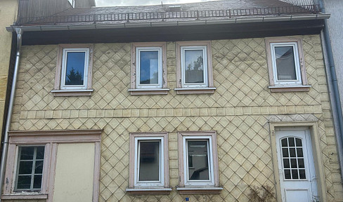 Terraced house in Luisenthal, Thuringian Forest, near the Rennsteig.