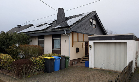 Smart living for large families, with the option of an attached apartment, and featuring solar panels with battery storage.