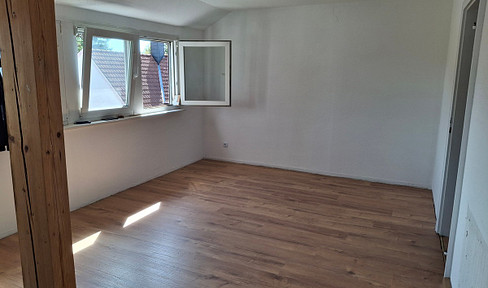 Schöne 2-Zimmer-DG-Wohnung in Sankt Ingbert, Hassel