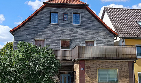 Former residential and commercial building for sale in Plankenfels.