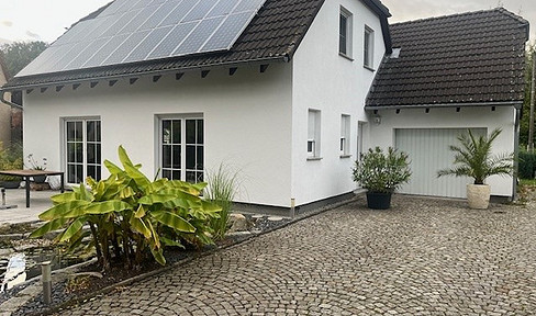 Modernes Einfamilienhaus mit traumhaftem Grundstück, Garage und Gäste-WC in Doberschau-Gaußig
