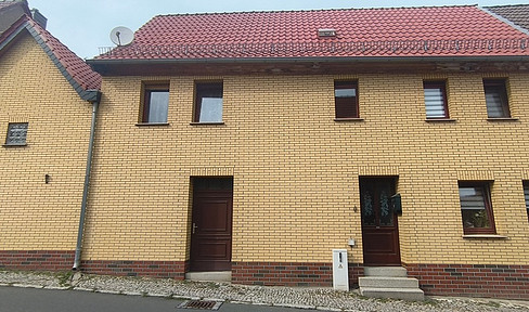 Reihenmittelhaus mit großem Garten