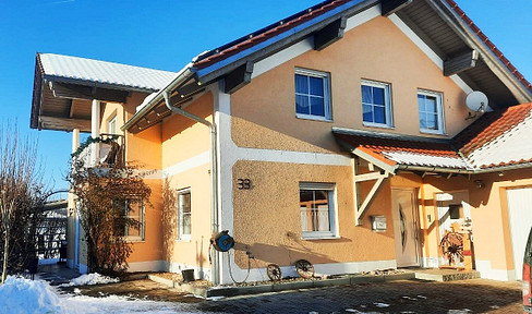 gr. Einfamilienhaus mit 4 Garagen