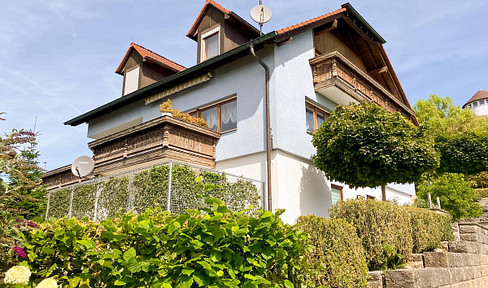 Großzügiges Einfamilienhaus mit Einliegerwohnung, Werkstatt und Gewölbekeller in exponierter Aussichtslage