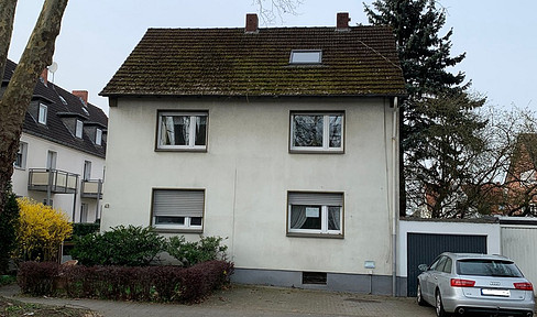 Multi-family house on a leasehold agreement.