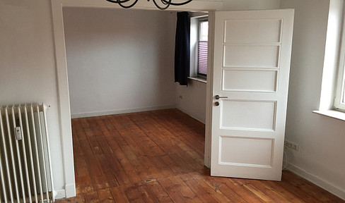 Rented apartment in a classic building with a stable investment potential | 3rd floor | central location in Hamburg-Wandsbek.