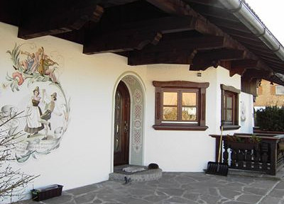 Elegante, großzügige 2-Zi.-Einliegerwohnung