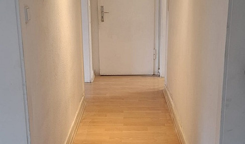3 Schlafzimmer 1 Badezimmer Mietwohnung DG