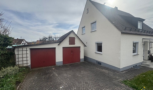 Charming detached house with great potential.