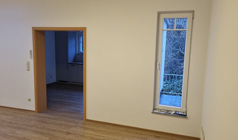 Bright, accessible 4-room apartment in a central location in Bad Vilbel / 7 minutes to the S-Bahn (suburban train).