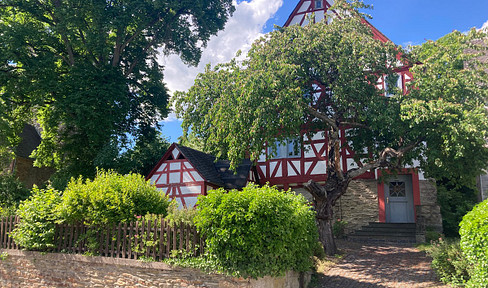 Historisches, stattliches Fachwerkhaus in beliebter Lage von Privat
