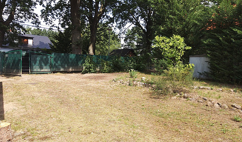 Property with a bungalow near the lake / Ferchesar.