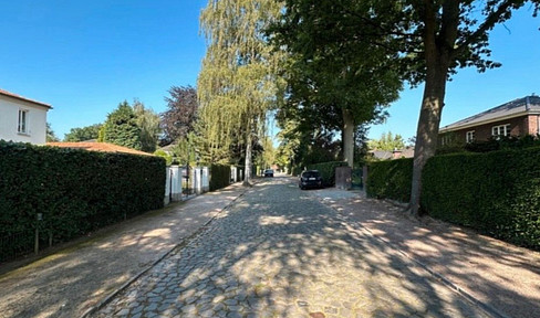 Seeking construction partners for a family-friendly semi-detached house in Lemsahl!