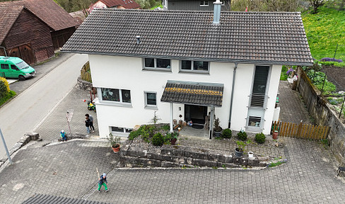 Schönes Einfamilienhaus mit tollem Grundstück im Grünen