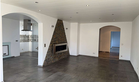 Helle, stilvolle 3-Zimmer-Wohnung mit Balkon