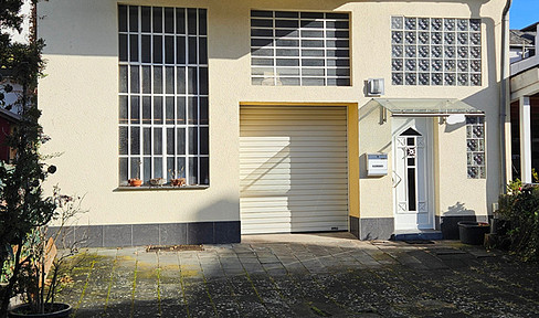 Detached house with plenty of space, available for sale in the center of Mayen – no agency fees!