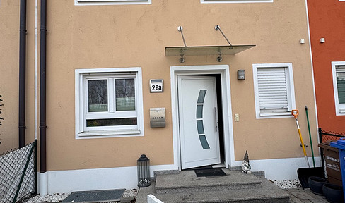 Modern terraced house in Olching – within walking distance of the S-Bahn (suburban train) and energy-efficient.