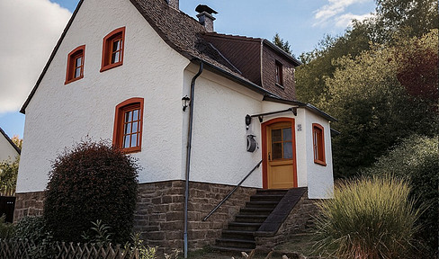 Charming detached house on a hillside with panoramic views, Jünkerath.