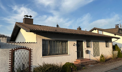 Breuberg-Neustadt: Detached house with a castle view.