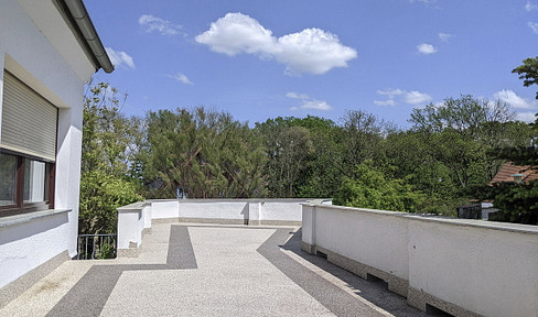 House with garden in a quiet, yet central location.