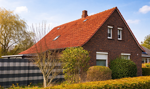 House with separate apartment/Multi-generational house on a large property.