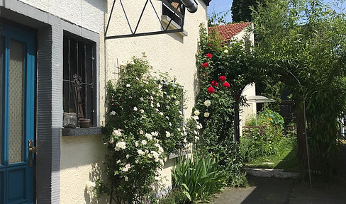 Liebevoll modernisiertes Haus mit Charme & Geschichte