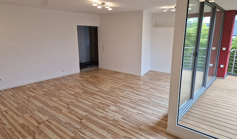 Erstkl. helle 3,5-Zi.-Wo., Blk, EBK, gr. Garage, Röthenbach a. d. Peg.