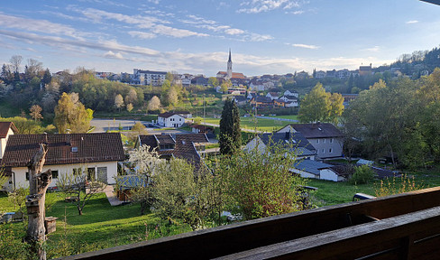 Großzügiges Zweifamilienhaus