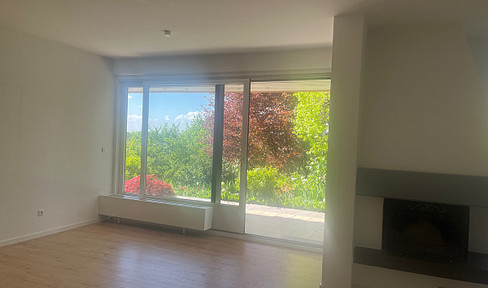 Beautiful three-room apartment with a garden and terrace.