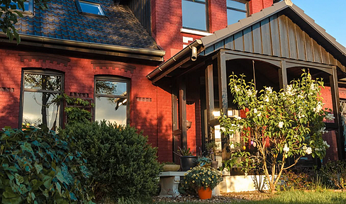 Charmantes Haus mit traumhaftem Garten