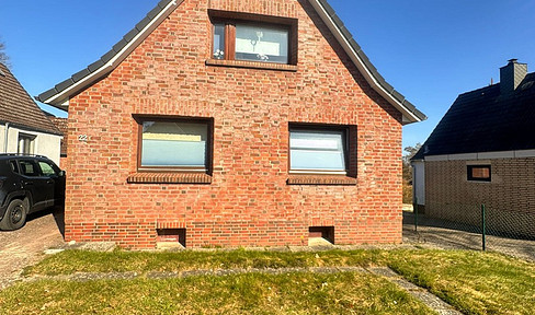 Charming detached house in Reinfeld – Large plot, excellent insulation, and ready to move in immediately!