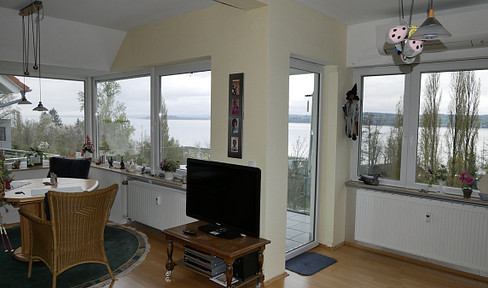 Charming attic apartment with fantastic lake and mountain views.