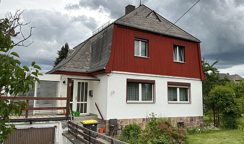Charmantes Haus mit großem Garten und viel Potenzial