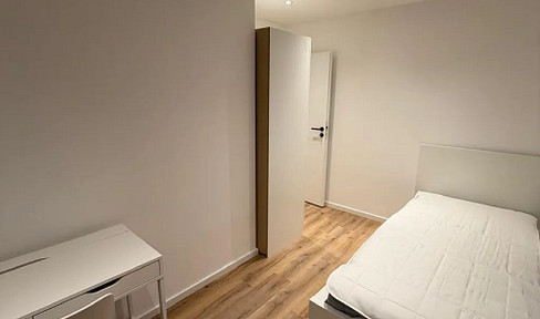 Furnished room in a shared apartment, located in a quiet residential area / Gustav-Otto-Bogen 15, Munich / Room 4.