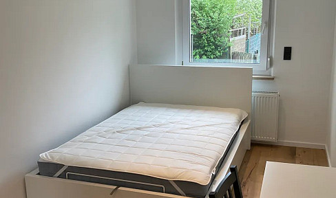 Stylish room in a shared apartment, located in a high-quality furnished apartment - Nuremberg | Schnorrstraße 7A.