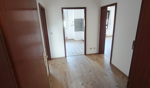Frisch renovierte 2-Zimmer-Eigentumswohnung mit Wintergarten, Tiefgarage und Blick ins Grüne – Privatverkauf ohne Maklerprovision